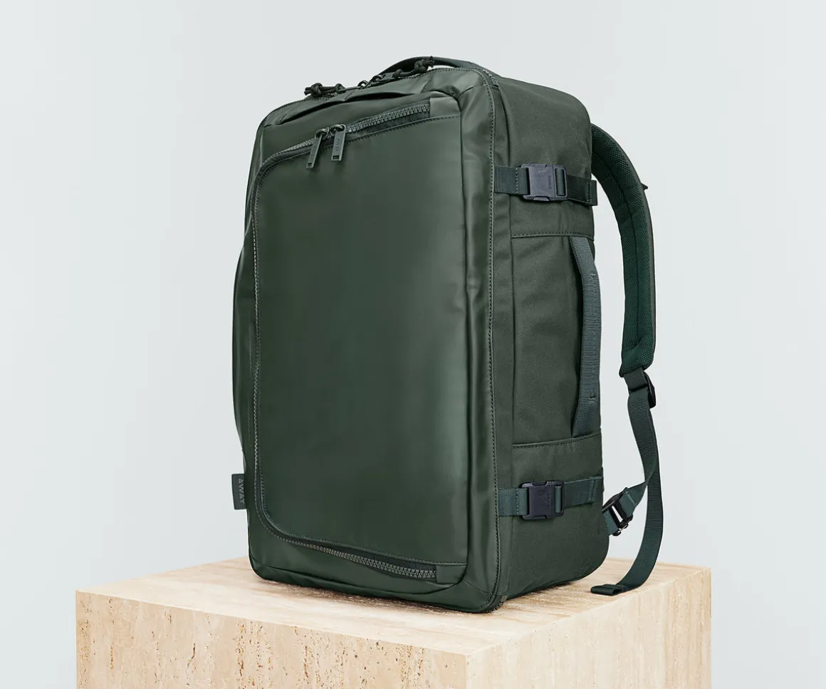 Active Convertible Backpack 45L in Forest Green