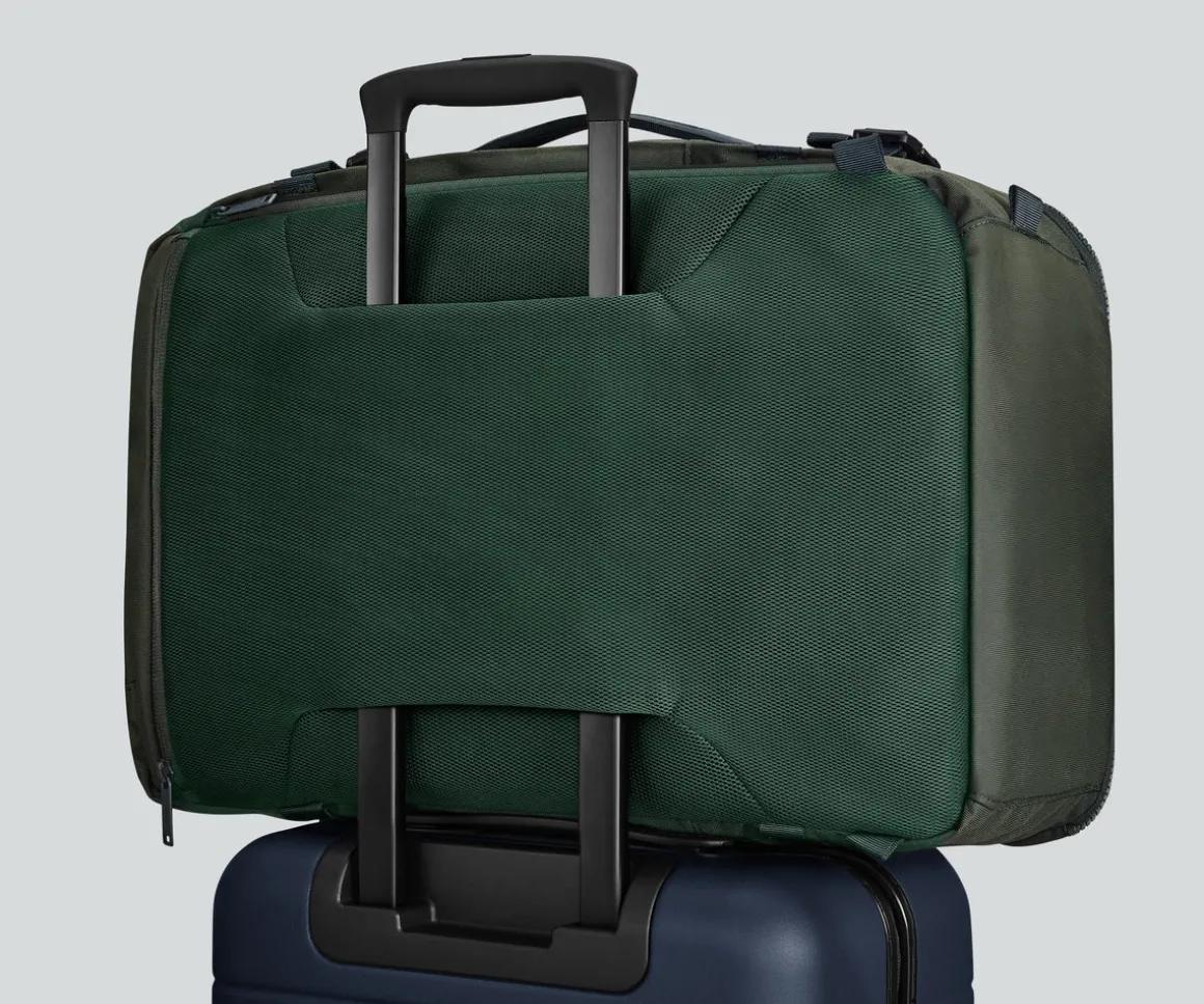 Active Convertible Backpack 45L in Forest Green