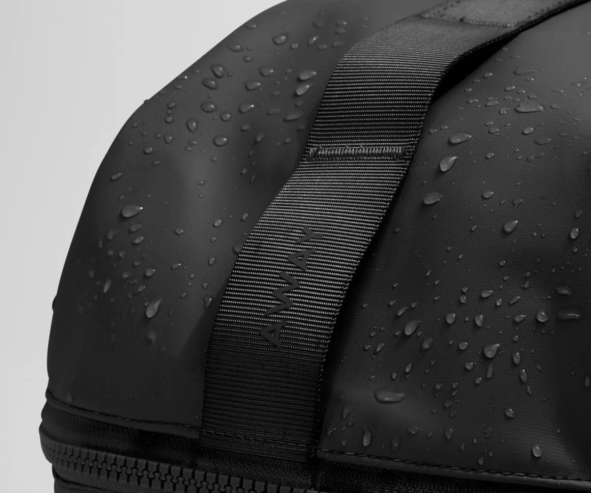 Active Daypack 20L in Jet Black