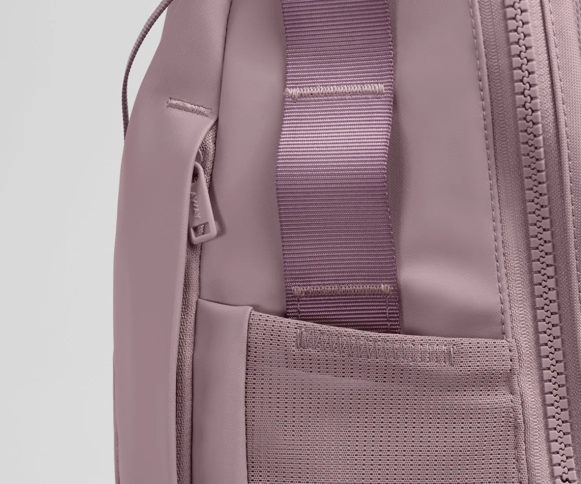 Active Daypack 20L in Meadow Mauve