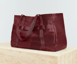 Active Tote 45L in Burgundy Red