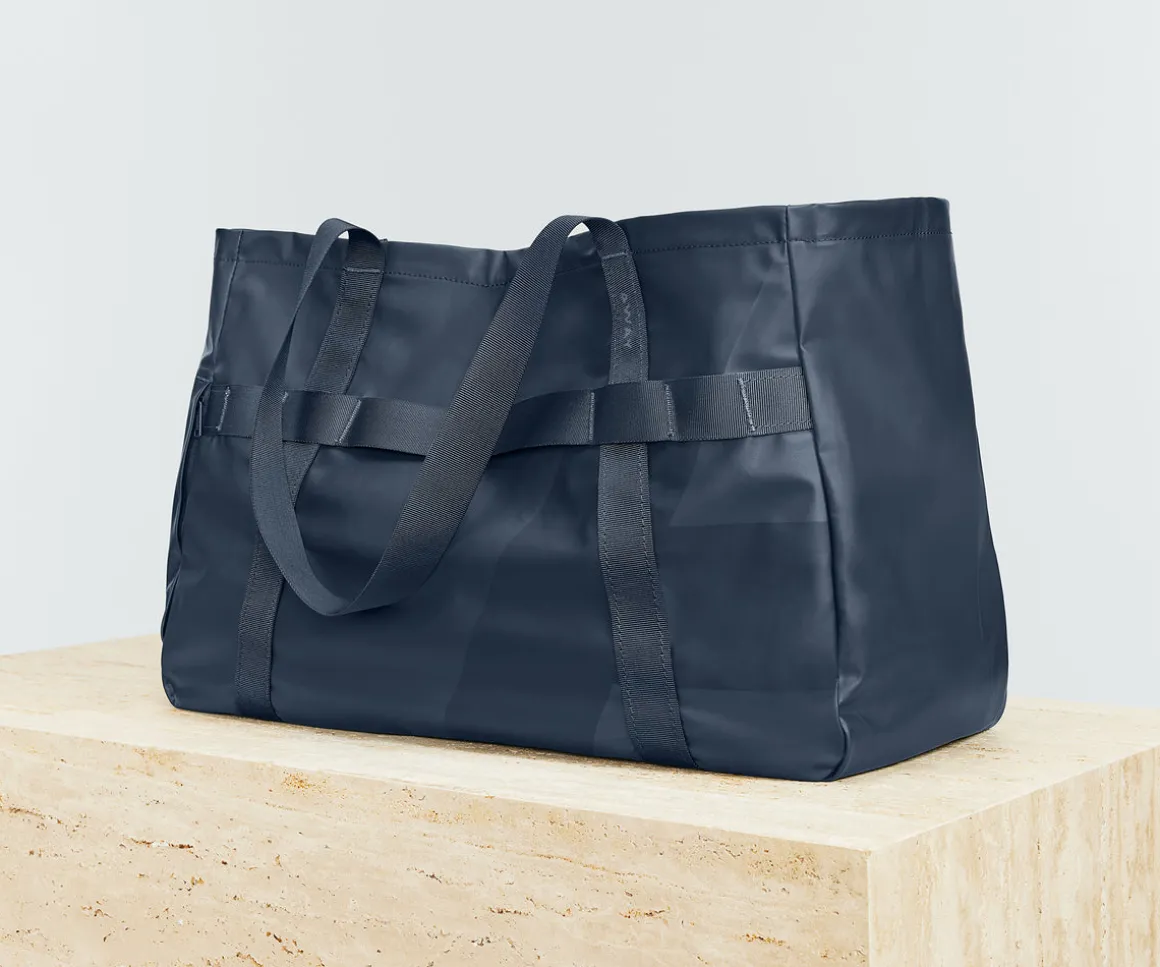 Active Tote 45L in Navy Blue