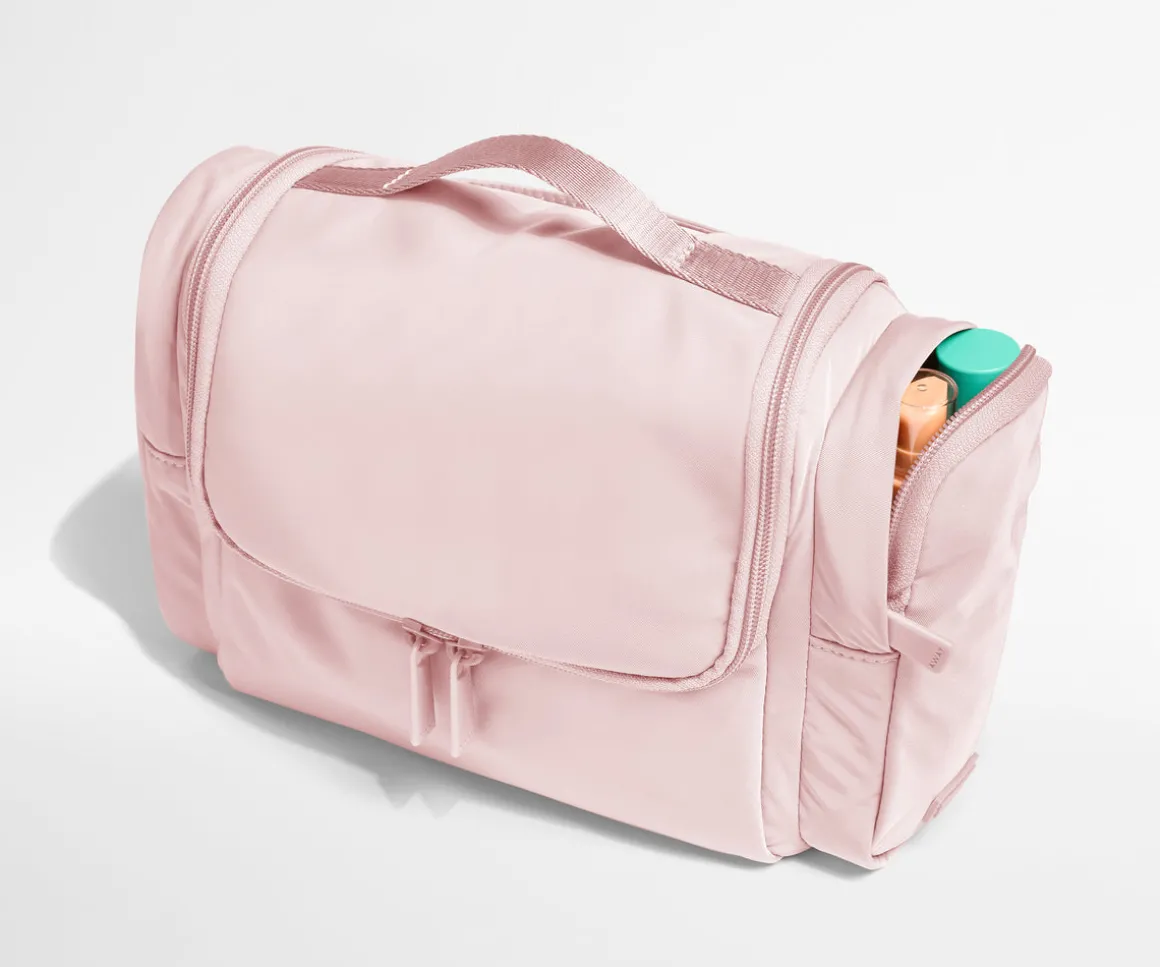 Featherlight Hanging Travel Vanity in Blush Pink