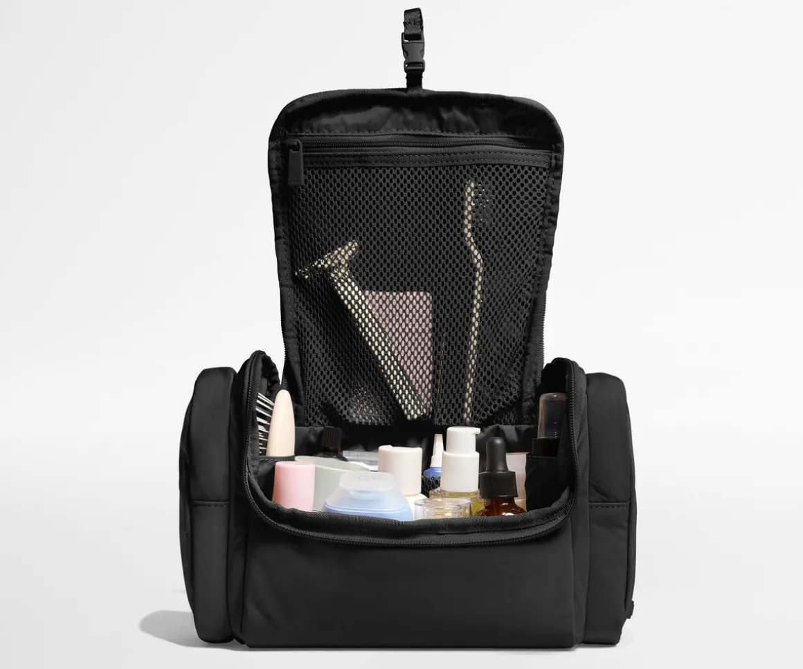 Featherlight Hanging Travel Vanity in Jet Black