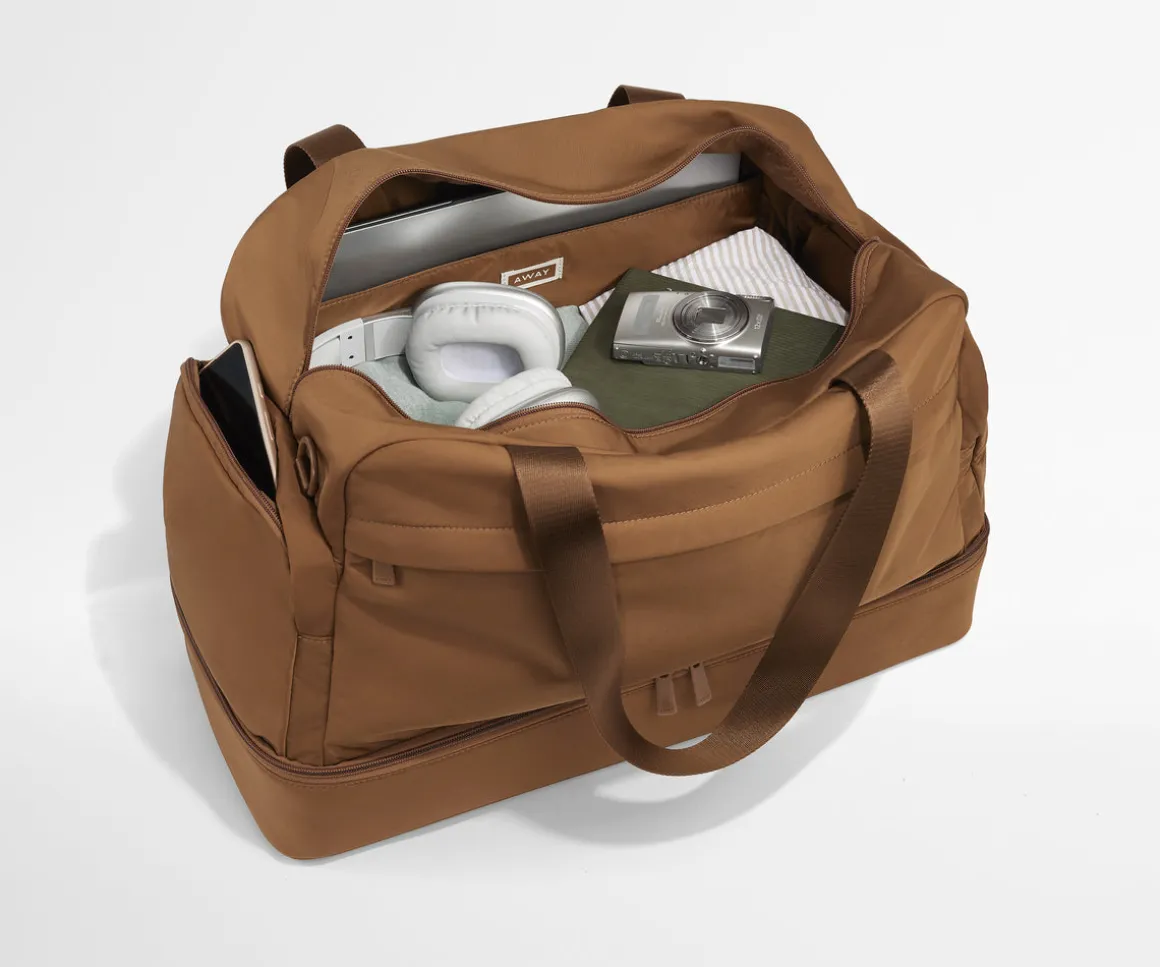 Featherlight Weekender in Amaro Brown
