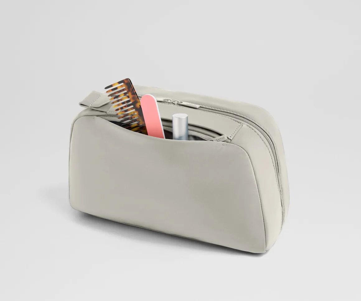 Large Toiletry Bag in Cloud Gray