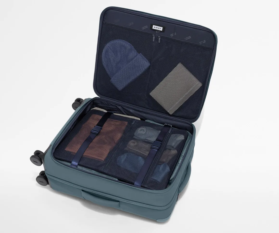 Softside Medium in Coast Blue