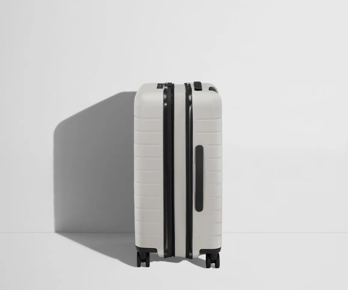 The Bigger Carry-On Flex in Cloud Gray