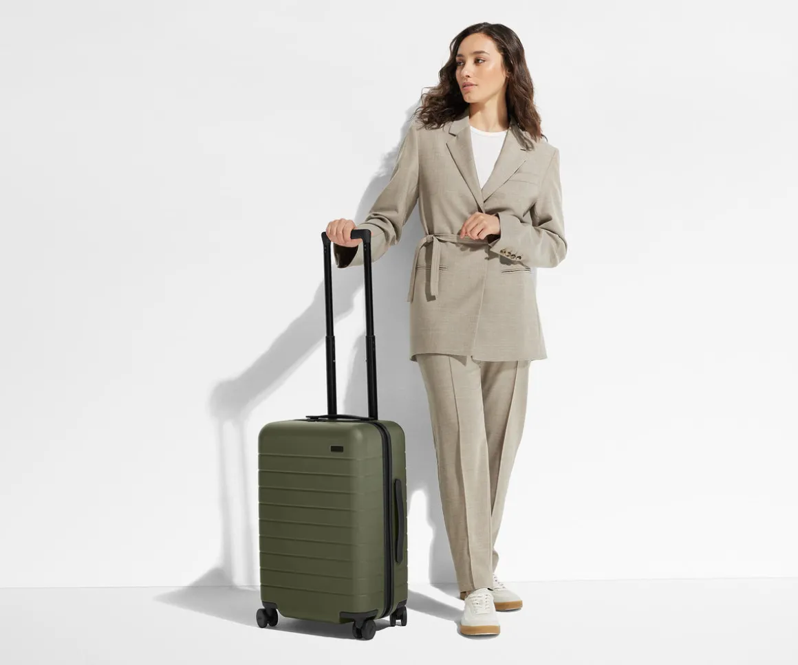 The Carry-On in Salt White