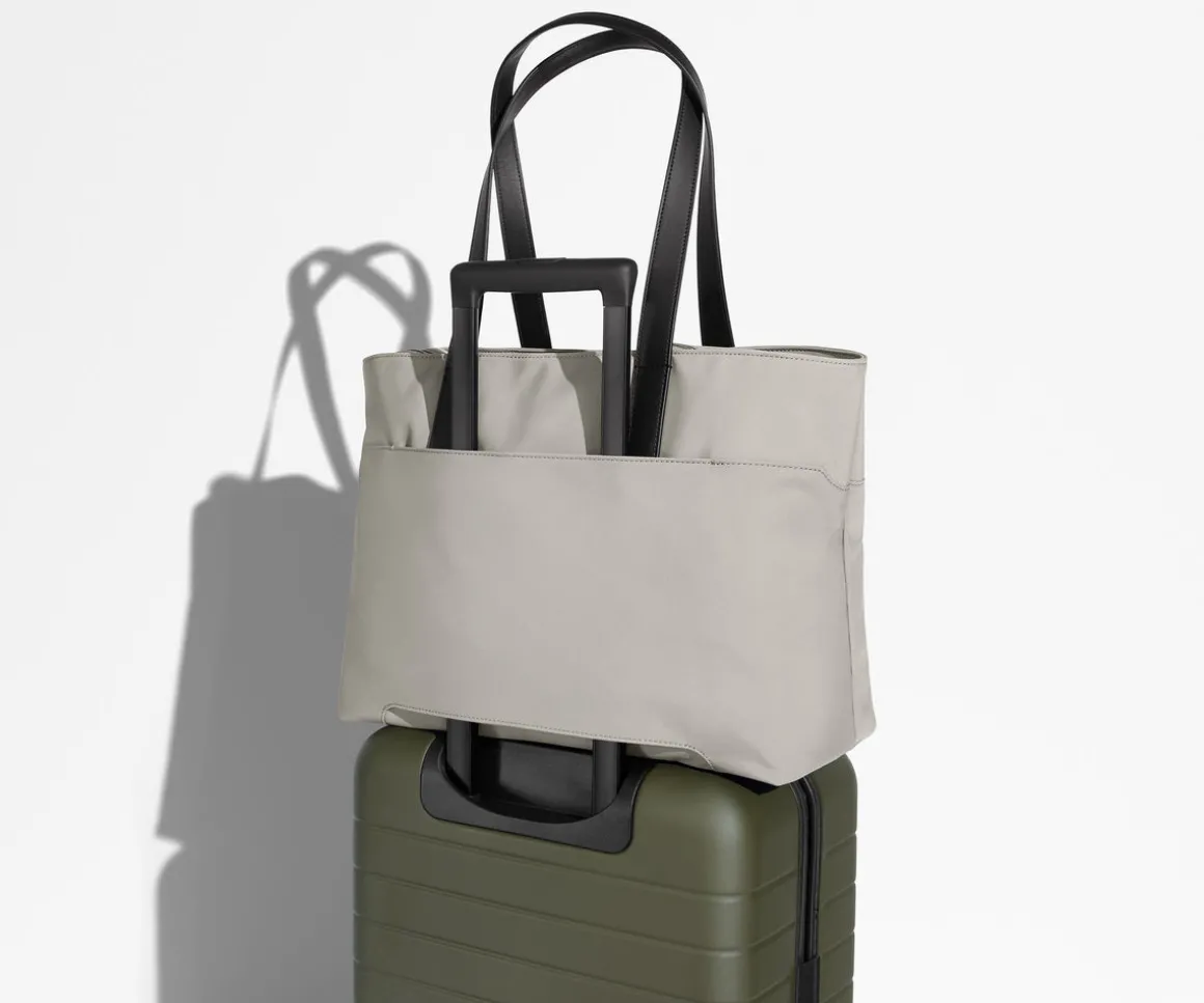 The Everywhere Tote in Cloud Gray