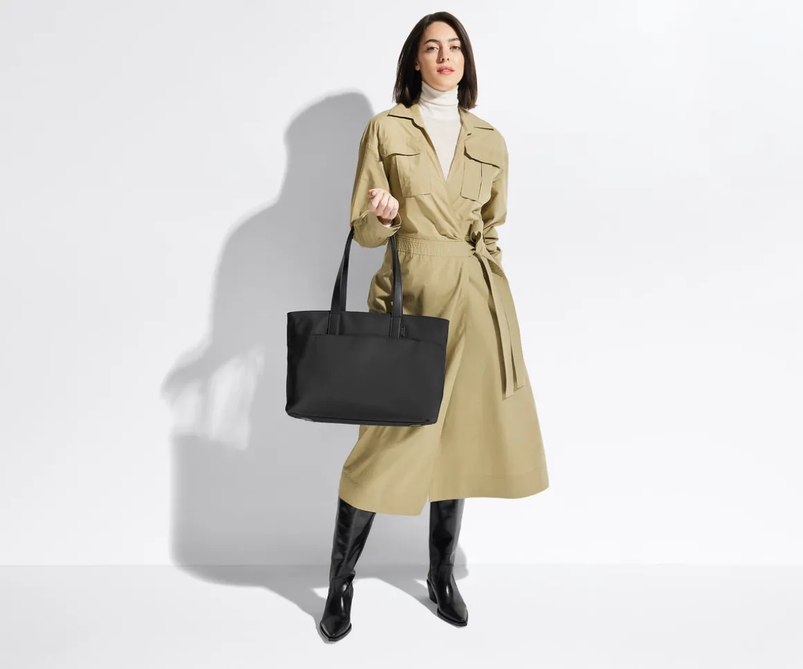 The Everywhere Tote in Navy Blue