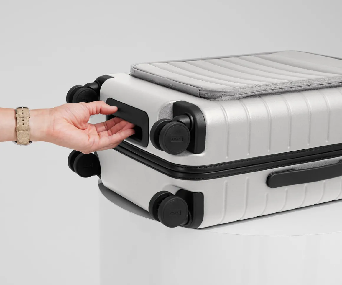 The Executive Bigger Carry-On in Cloud Gray
