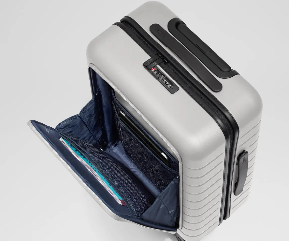 The Executive Carry-On in Cloud Gray
