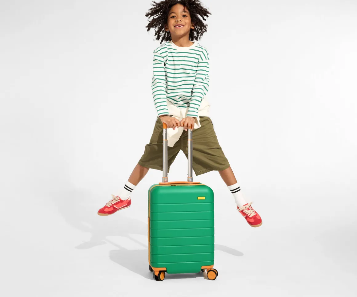The Kids Carry-On in Froggy Green