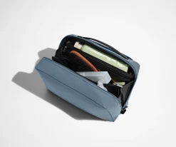 The Large Toiletry Bag in Coast Blue