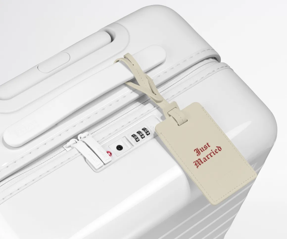 The Luggage Tag in Honeymoon