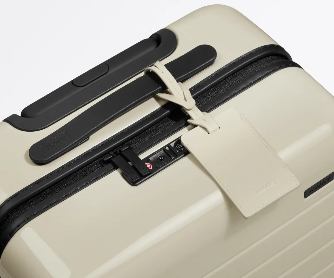 The Luggage Tag in Salt White