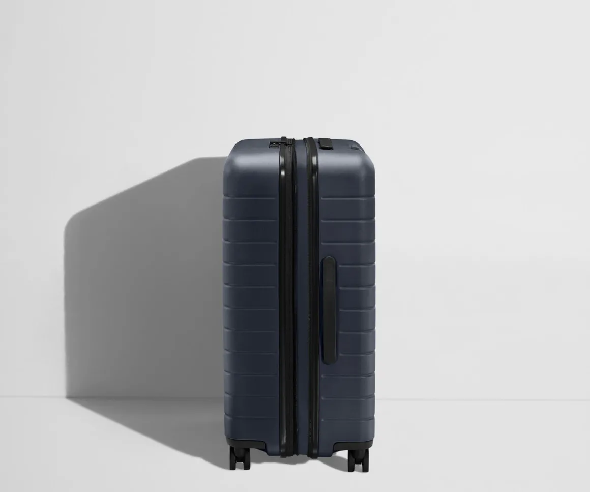The Medium Flex in Navy Blue