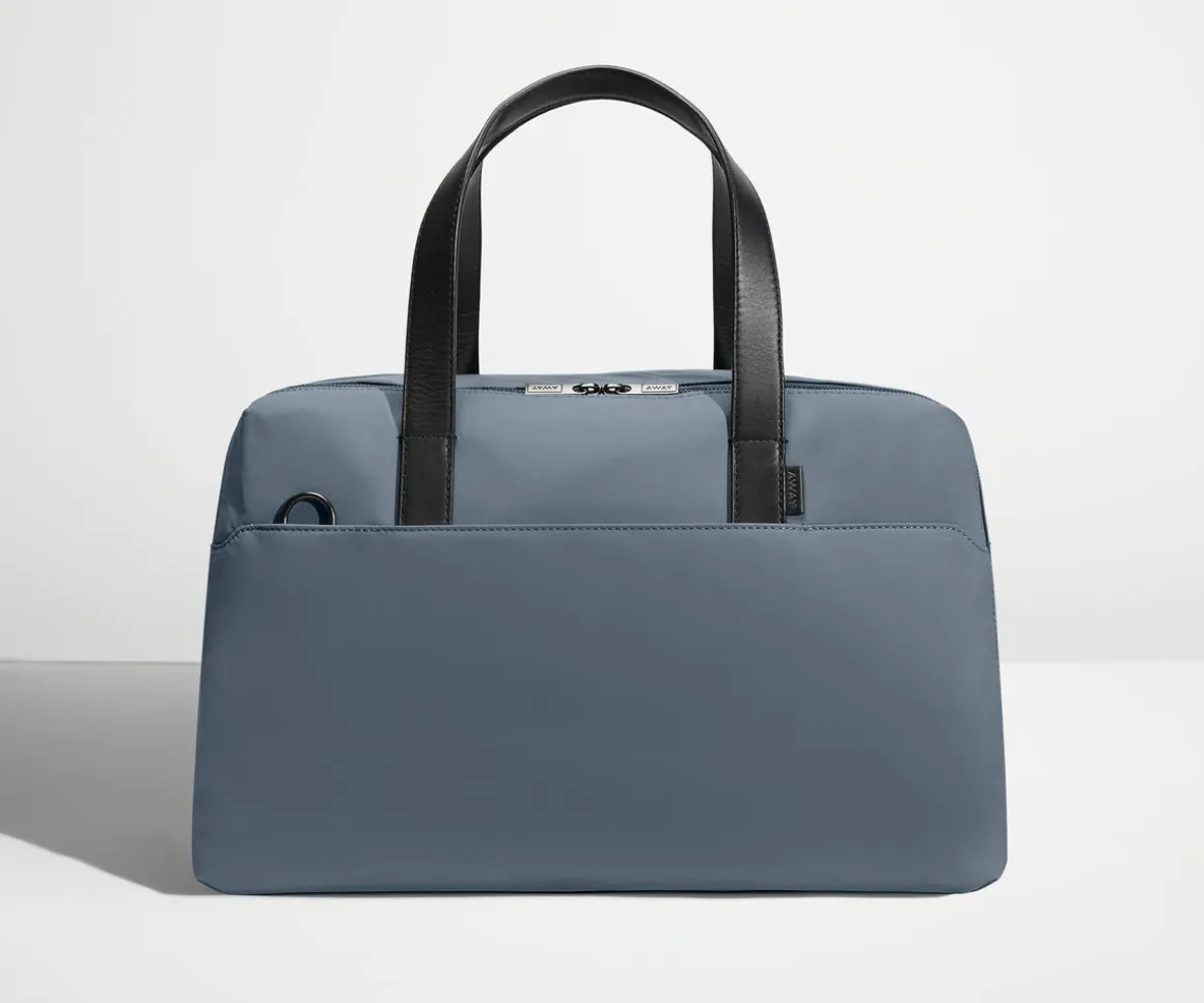 The Overnight Bag in Coast Blue