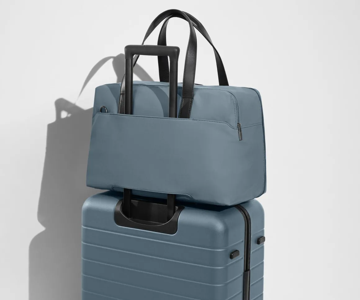 The Overnight Bag in Coast Blue
