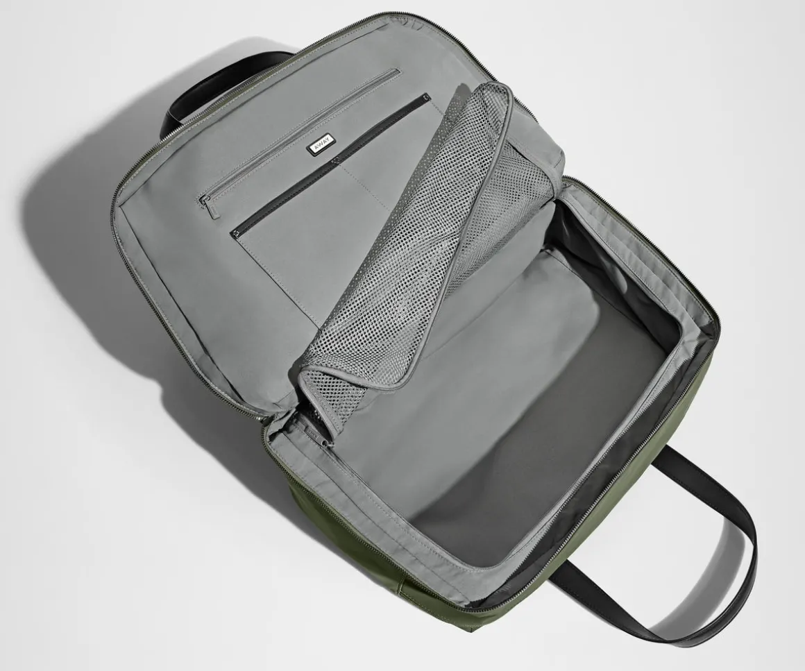 The Overnight Bag in Olive Green