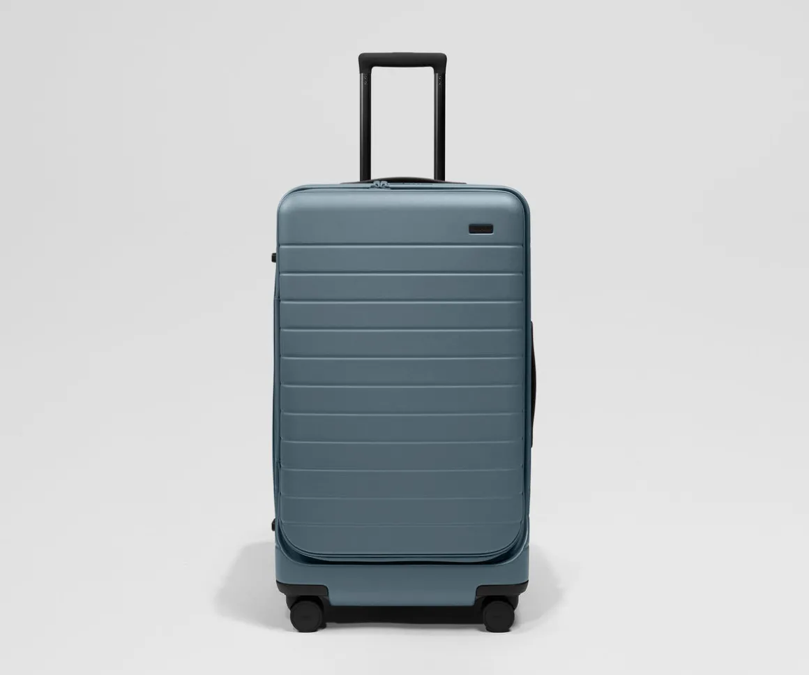 Topside Medium Trunk in Coast Blue
