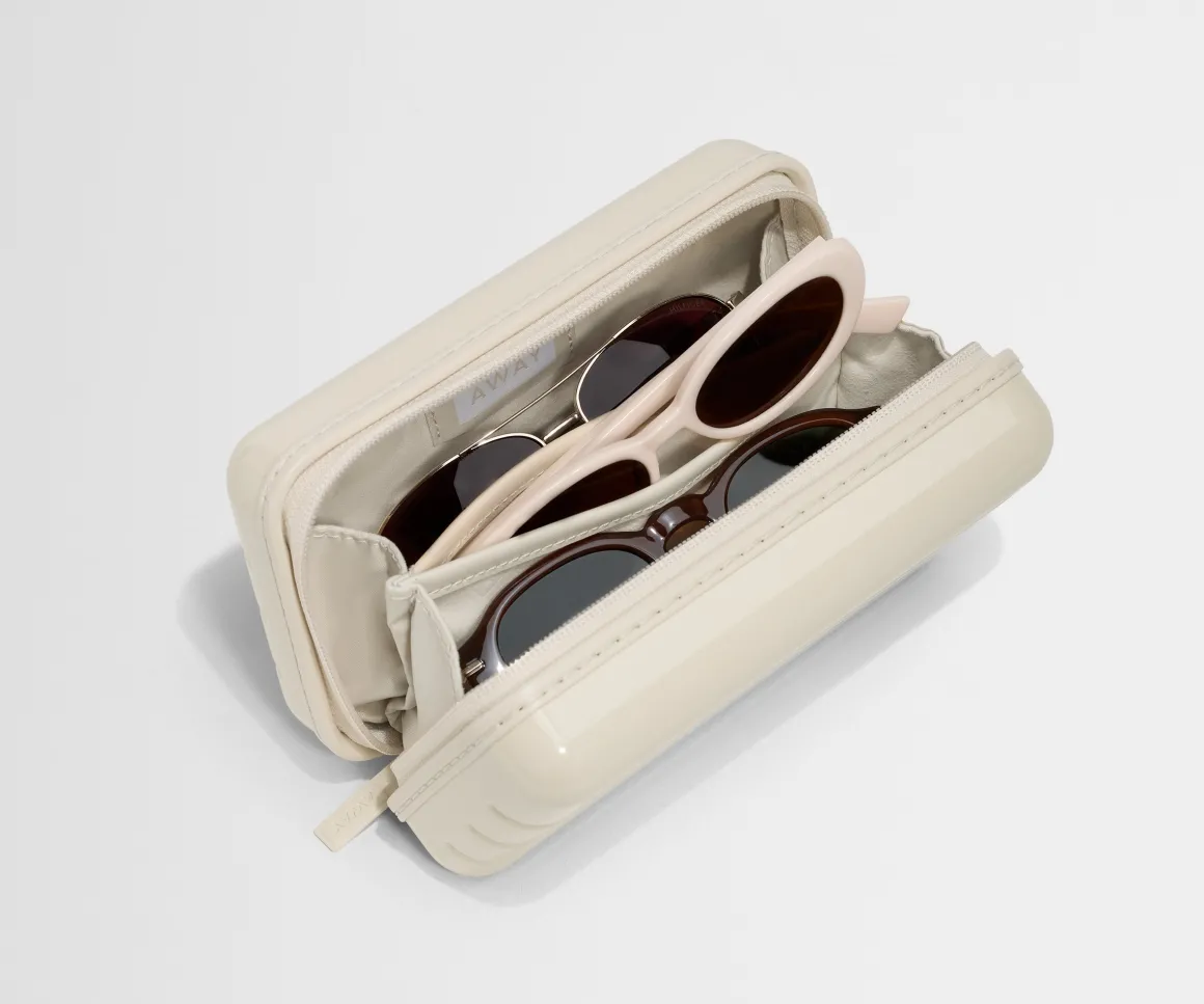 Travel Glasses Case in Salt White (Gloss)